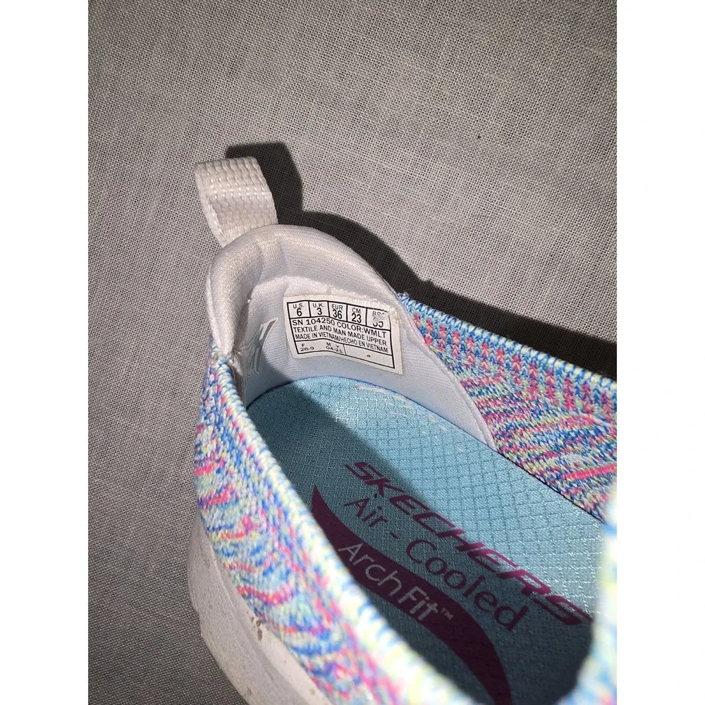 Skechers Women's Air Cooled ArchFit Multi Color Comfortable Slip On Sneakers 6 M